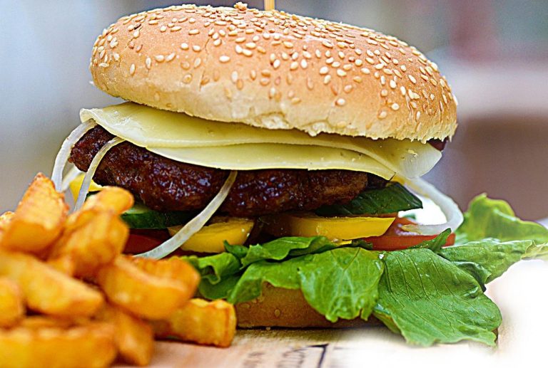 Hamburger en frietjes in Amersfoort