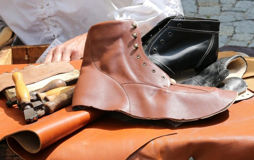 Schoenmaker en uitrusting in Amersfoort