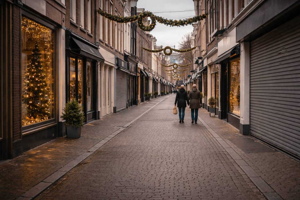Rustige straat op de eerste kerstdag